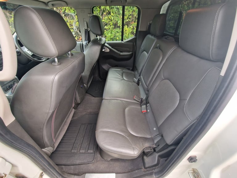 2012 Nissan Navara Double Cab Pick Up Outlaw 3.0dCi V6 231 4WD Auto PICK UP Diesel Automatic