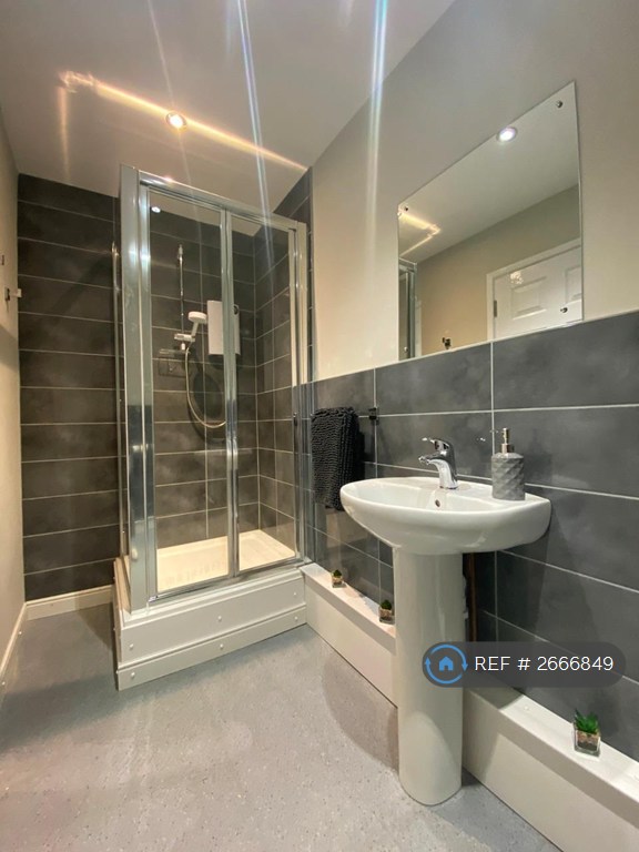 5 bedroom house in Gainsborough Road, Liverpool, L15 (5 bed) (#2666849)