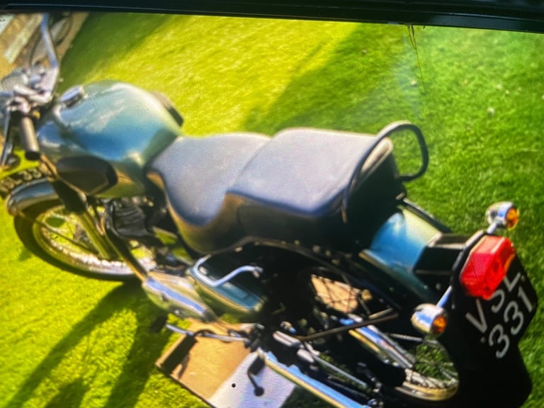 Royal Enfield 700 tewin