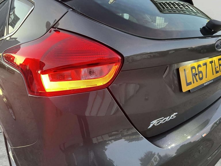 2017 Ford Focus 1.0T EcoBoost Titanium Hatchback 5dr Petrol Auto Euro 6 (s/s) (125 ps) Hatchback ...