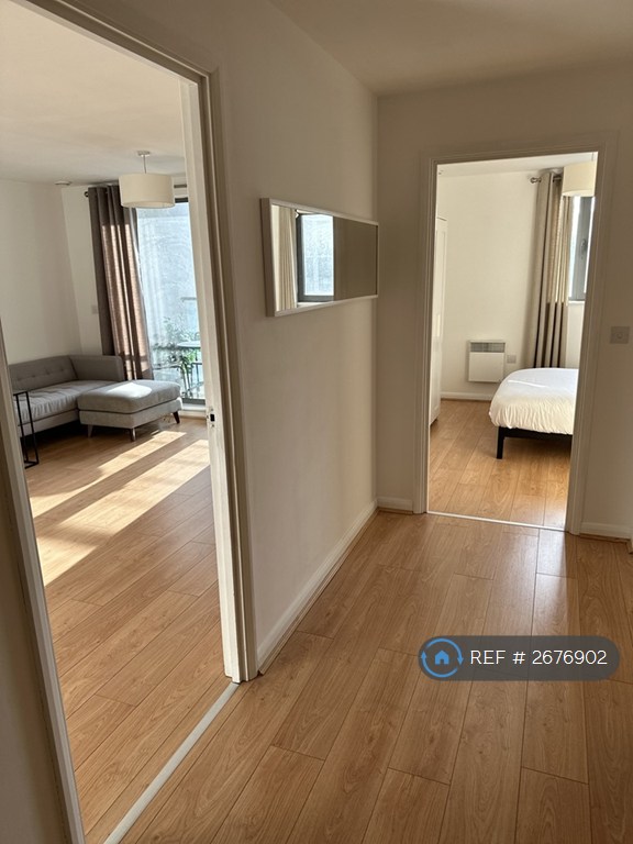 2 bedroom flat in Skyline, Birmingham, B1 (2 bed) (#2676902)