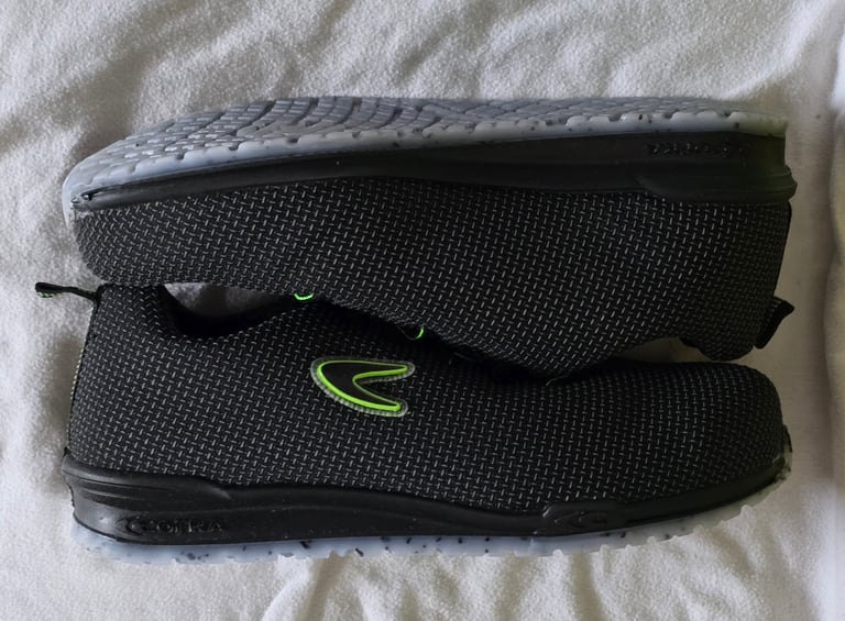 Brand new cofra monti safety trainers size 9