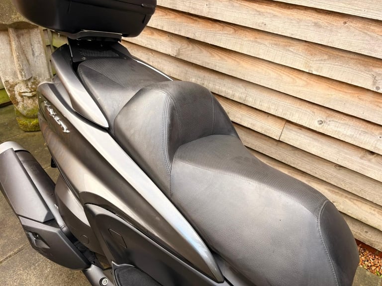 2010 / 10 Yamaha YP400 Majesty £1500 Silver 34049 miles.