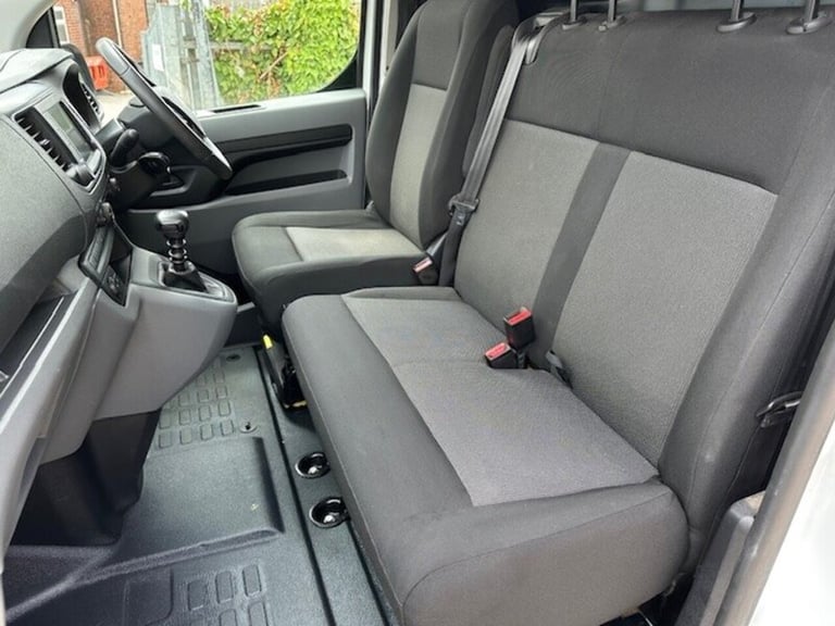 2022 Vauxhall Vivaro 2900 1.5TD Dynamic LWB L2 100PS Medium Van Diesel Manual