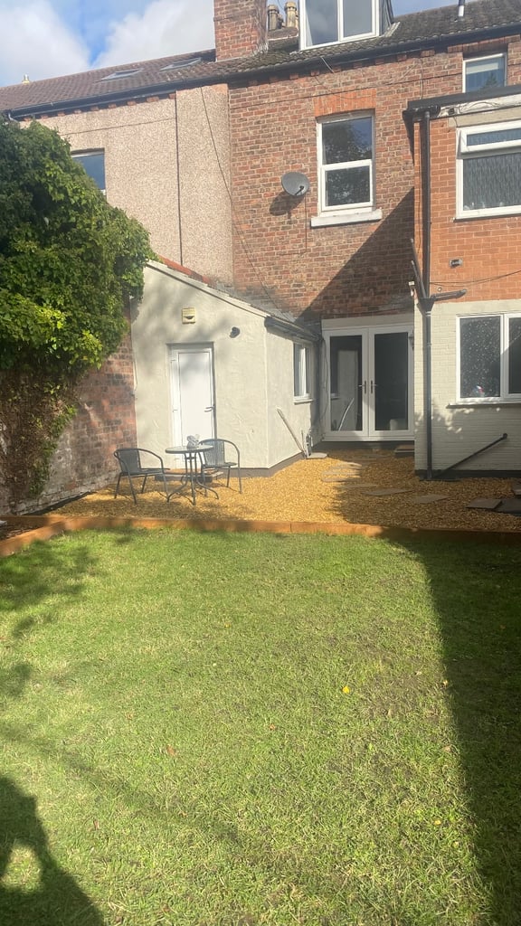  2-Bed Ground Floor Flat with Large Private Garden – Medium Term Only (6 Months) 