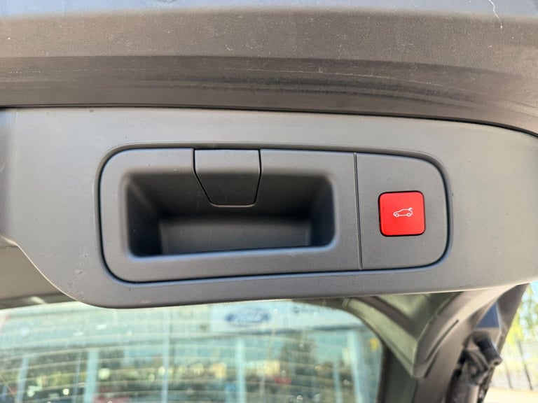  Citroen C5 X 1.2 PureTech Shine Plus Hatchback 5dr Petrol EAT8 Euro 6 (s/s) (130 ps) Petrol Auto...