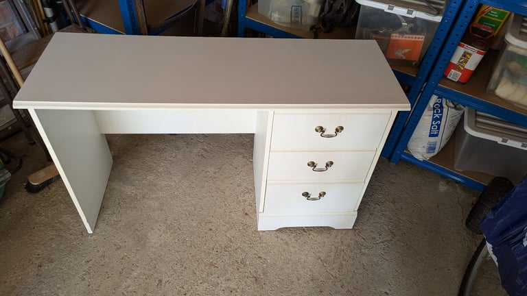 Bedroom cupboard and matching dressing table 