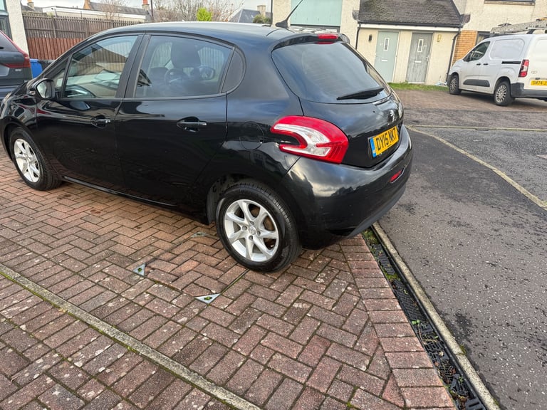 Peugeot, 208, 2015, Manual, 1398 (cc), 5 doors