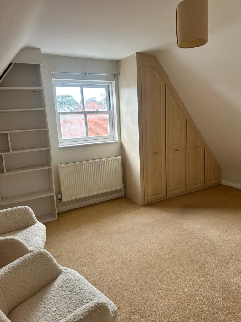Whole top floor of 3 storey town house Colchester 