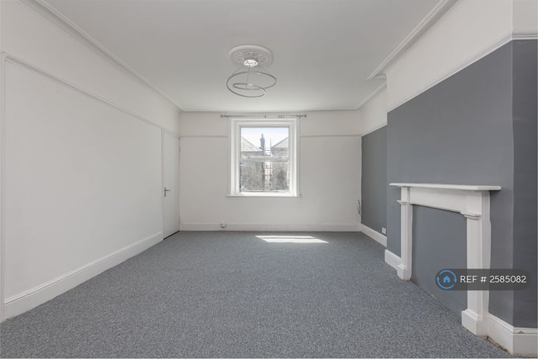 2 bedroom flat in Sandringham Court - Rent To Buy, Broadstairs, CT10 (2 bed) (#2585082)
