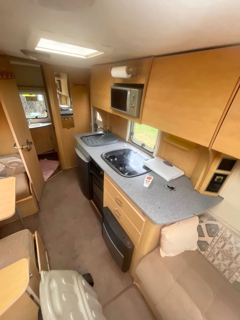 2011 caravan Bailey 4 berth inc motor mover & accessories