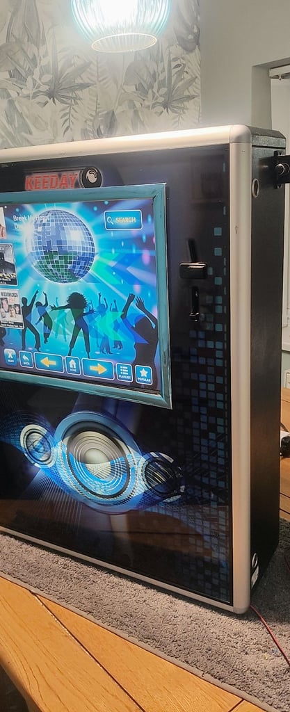 image for Jukebox fully converted speaker 