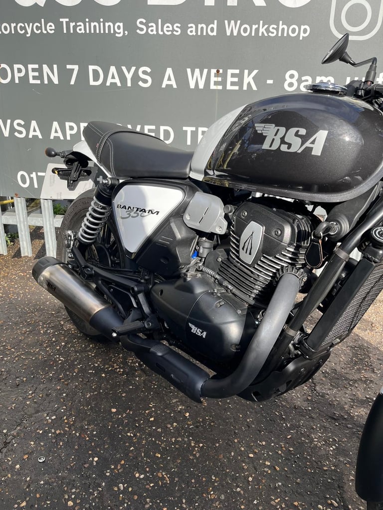 BSA Bantam 350cc Classic Style Motorcycle Avalon Grey Ex-Demo 428 Miles 2025