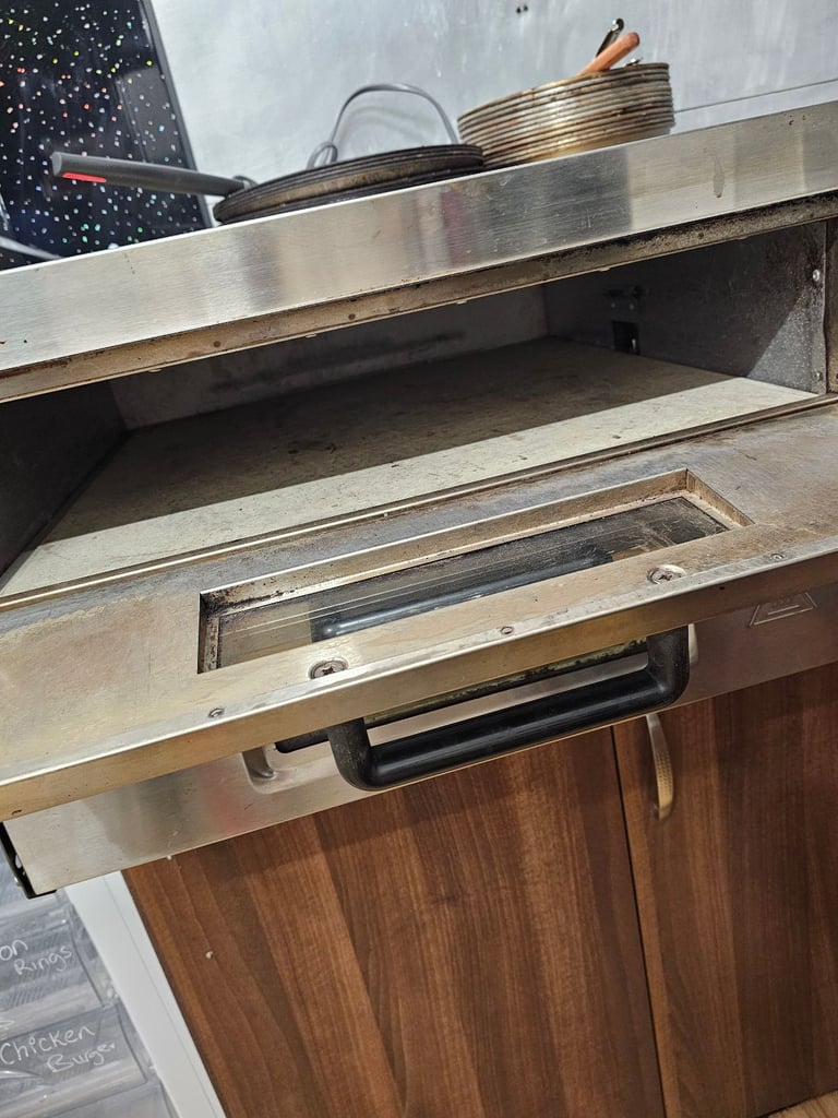 Pizza oven 
