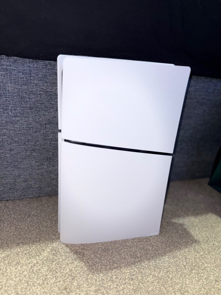 PS5 Slim Edition – Full Gaming Setup (Like New)