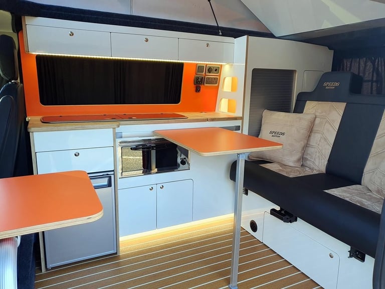 Ford Transit Custom Limited SPEEDS ADVENTURER EDITION Camper 170ps 4 Berth 