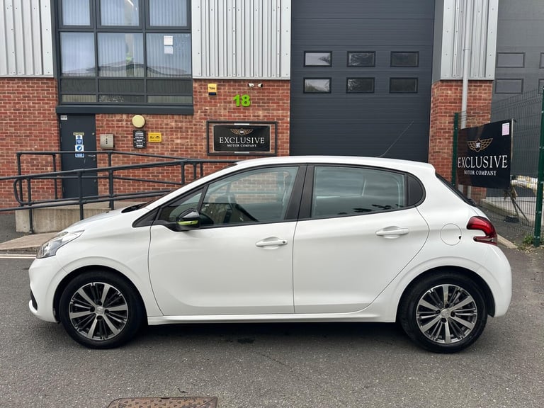 2016 Peugeot 208 1.2 PureTech Active Design Lime Euro 6 5dr HATCHBACK Petrol Manual