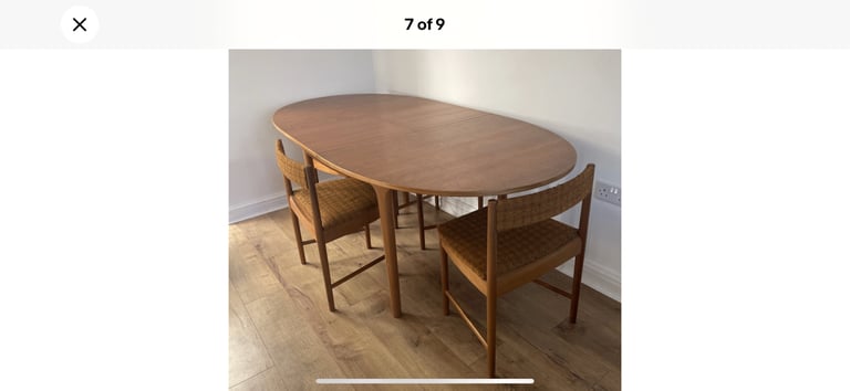 A MID-CENTURY McINTOSH EXTENDING 4/6 SEATER DINING TABLE & 4 MATCHING CHAIRS GREAT CONDITION