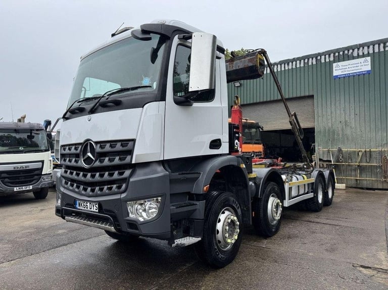 2017 MERCEDES AROCS 3240 8X4 HOOK LOADER