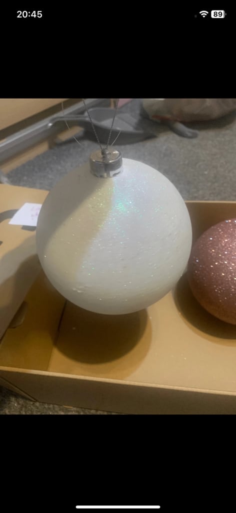 NEW SET OF 2 LARGE CHRISTMAS TREE BAUBLES IN PINK & WHITE GLITTER