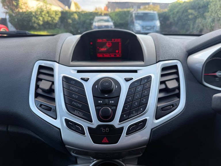 2011 Ford Fiesta 1.4 Zetec 5dr HATCHBACK Petrol Manual