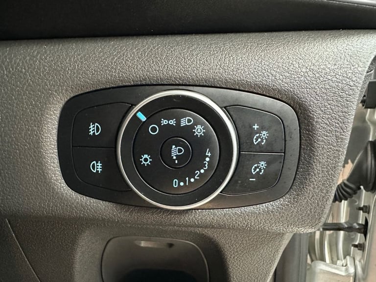 2020 Ford Tourneo Custom 2.0 EcoBlue 130ps L/R 8 Seater Titanium Auto MPV DIESEL Automatic