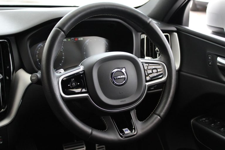 2018 Volvo XC60 2.0 D4 R DESIGN 5dr AWD Geartronic ESTATE DIESEL Automatic
