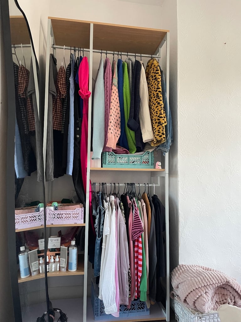 Open wardrobe storage unit 