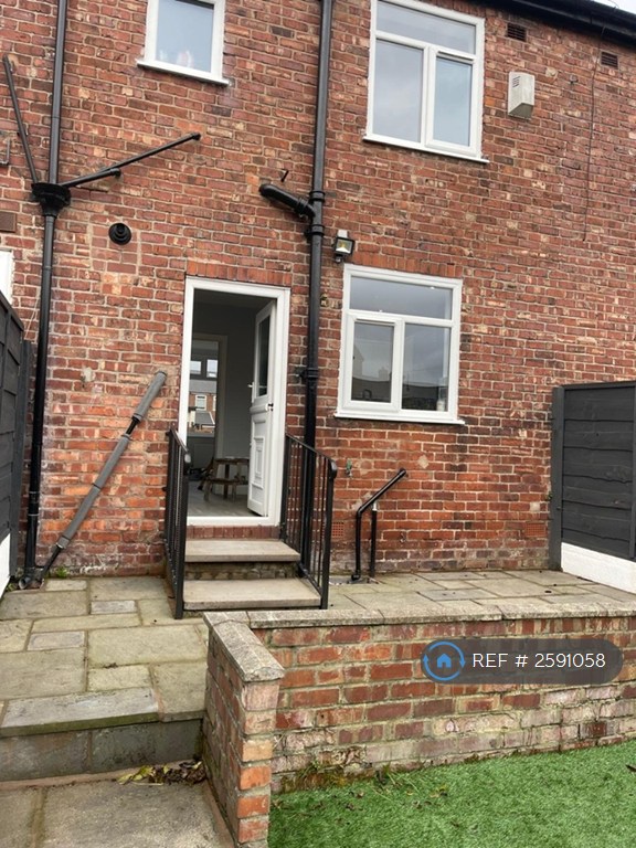 2 bedroom house in Mount Pleasant Road, Denton, Manchester, M34 (2 bed) (#2591058)