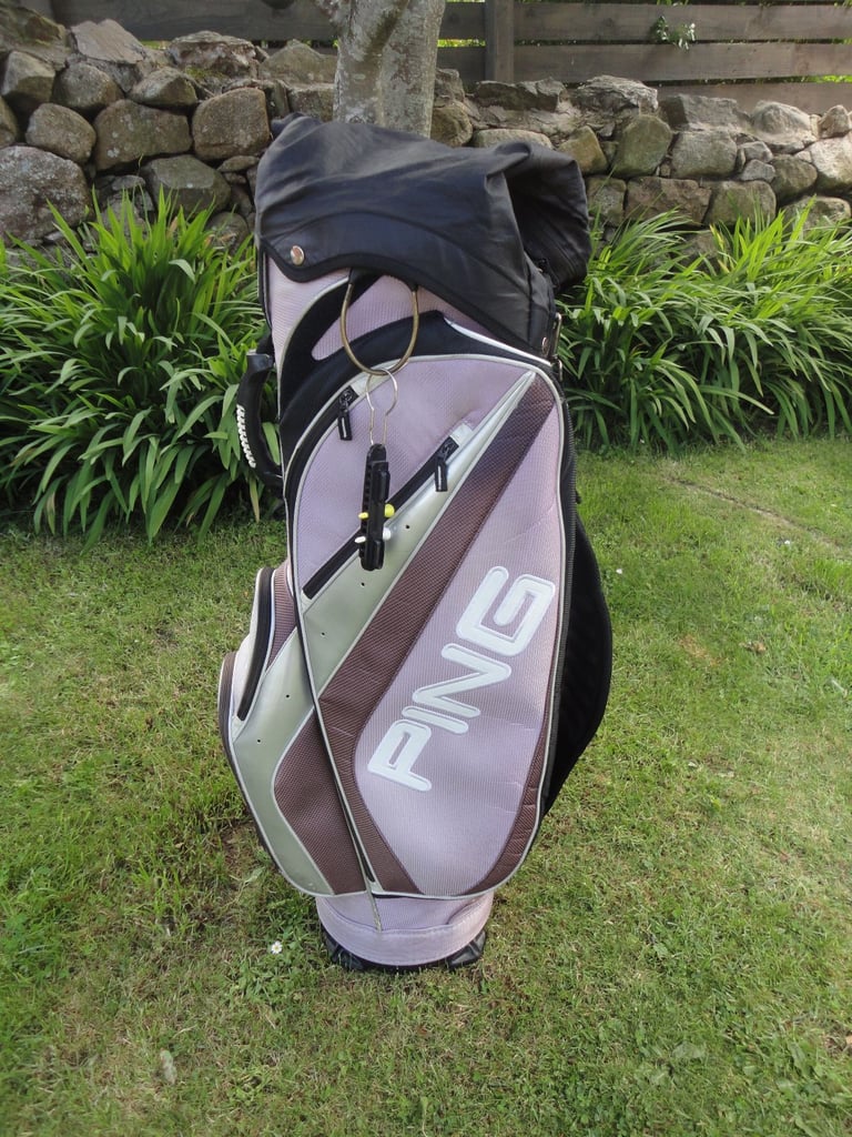 Golf bags, taylormade, mizuno, and ping £75 each
