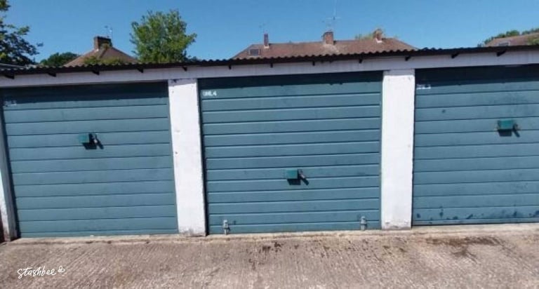 image for Garage to rent in Farnborough (GU14) | Stashbee