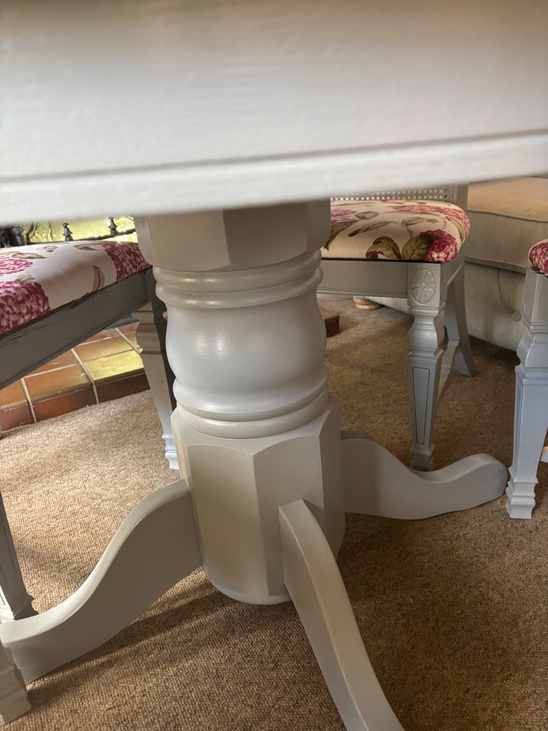 Gorgeous French Style Oak Dining Table & Chairs