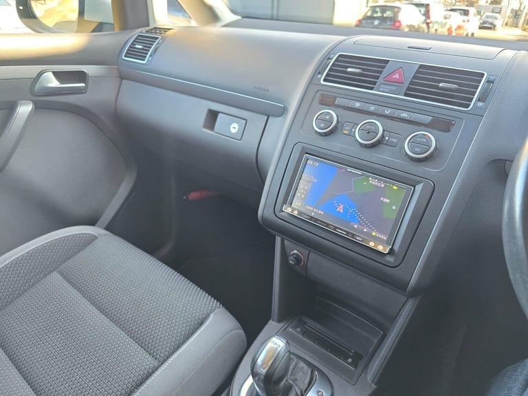 2014 Volkswagen Touran 1.4 TSI BlueMotion Tech SEL DSG Euro 6 (s/s) 5dr MPV Petrol Automatic