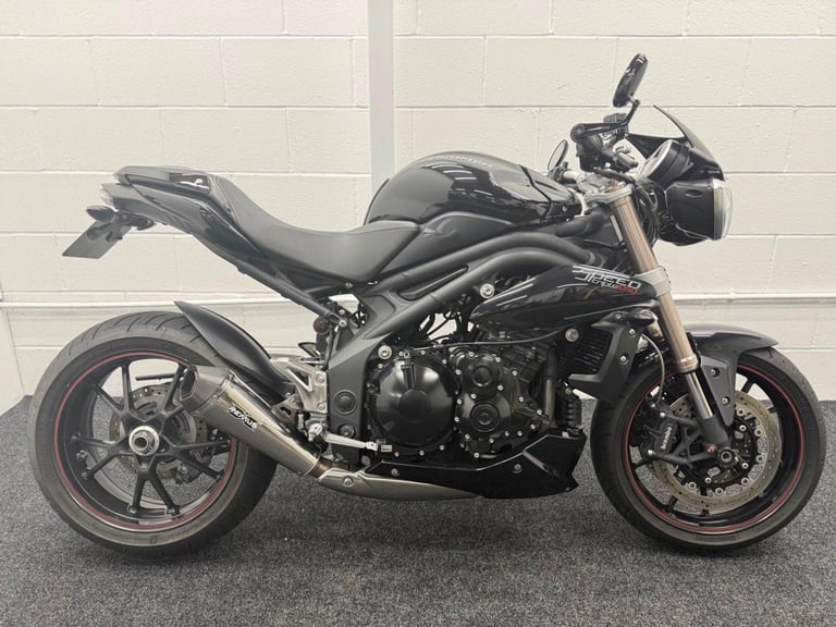 Triumph Speed Triple 1050 ** Nice Condition - 1 Owner - Warranty **