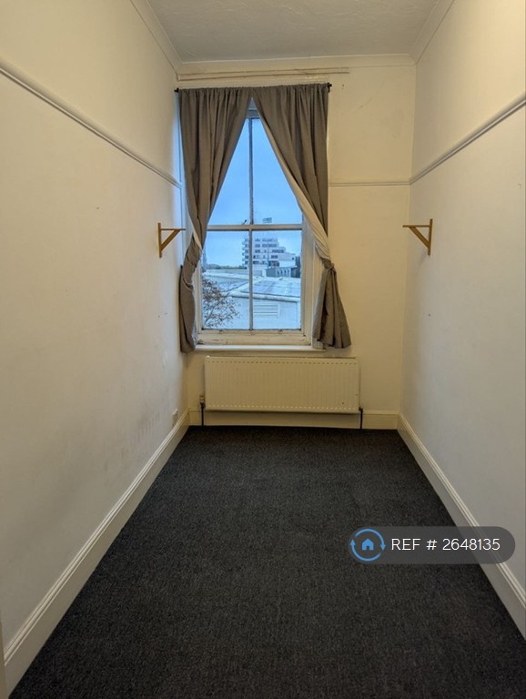 1 bedroom flat in Cromwell Road, Hove, BN3 (1 bed) (#2648135)