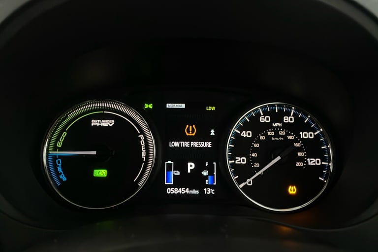  Mitsubishi Outlander PHEV 2.0h 12kwh Gx4hs Suv 5dr Petrol Plug In Hybrid CVT