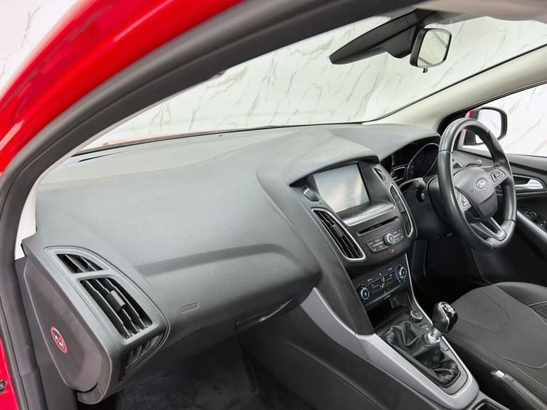 2015 Ford Focus 1 OWNER Hatchback Diesel Manual