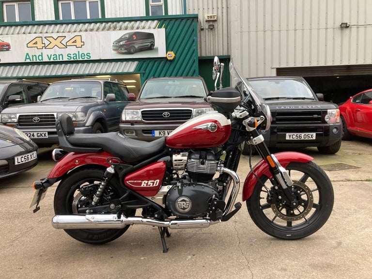 2023 Royal Enfield SUPER METEOR 650 ABS (2900 MLS) STUNNING RETRO MOTORCYCLE !!