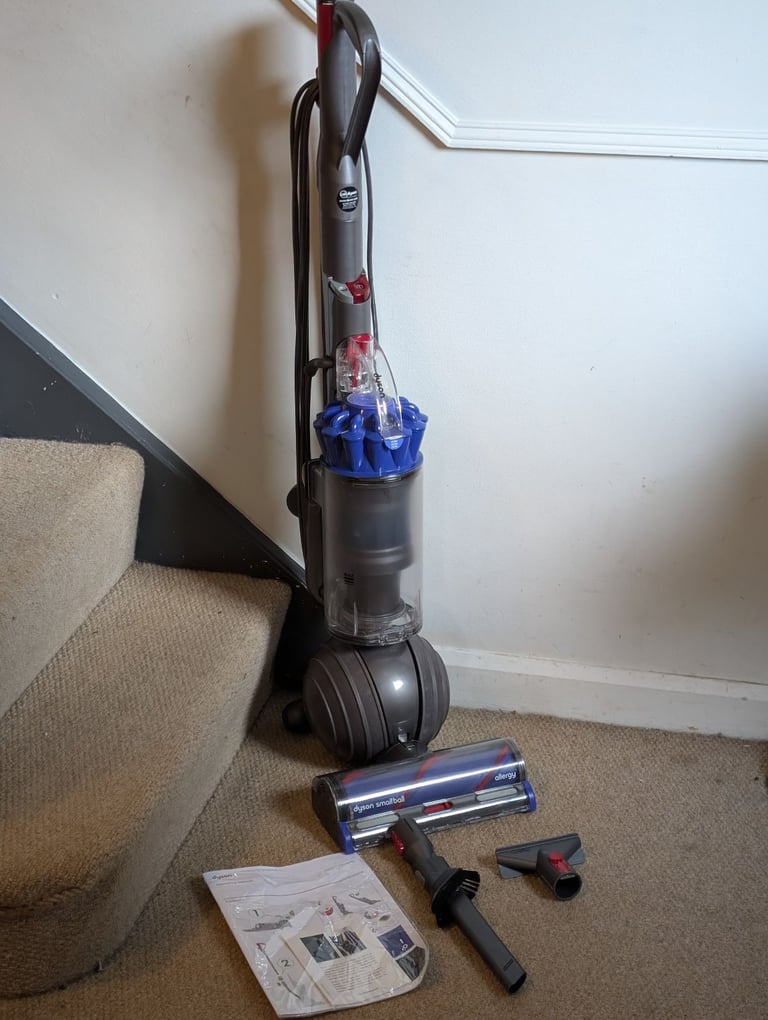 Dyson up22 multifloors vacuum cleaner VGC as new 