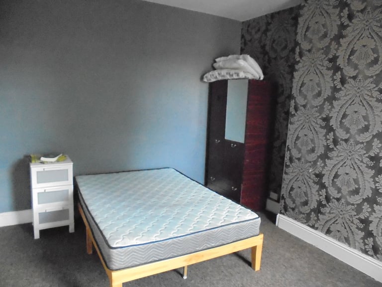 Rooms to Rent in 7 Bed House on Ivor Road, Sparkhill. Supported Accommodation. Immediate Move In
