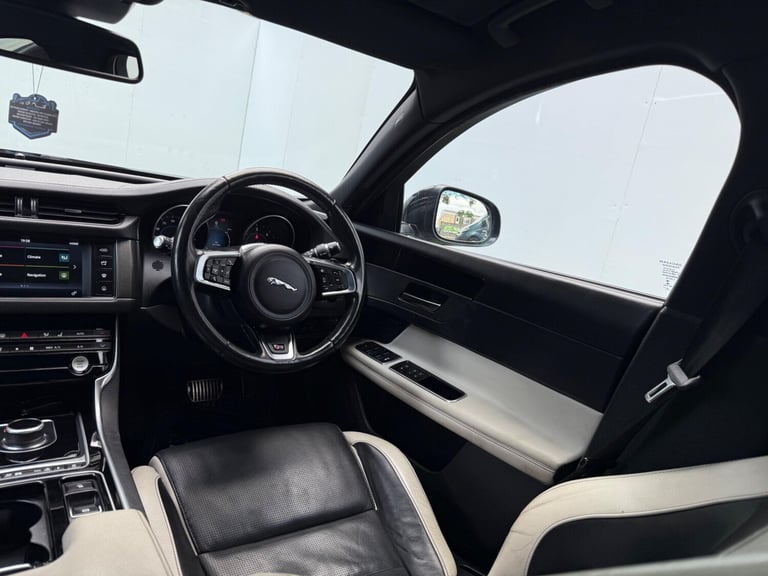 2016 Jaguar XF 3.0d V6 S 4dr Auto SALOON DIESEL Automatic