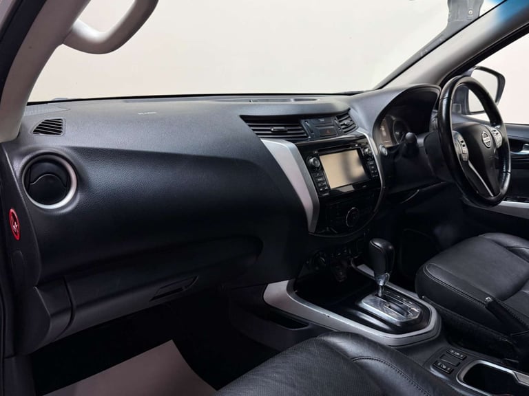 2018 Nissan Navara 2.3 dCi Off-Roader AT32 Auto 4WD Euro 6 4dr Pickup Diesel Automatic