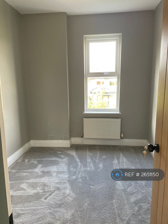 4 bedroom house in Gillbent Road, Cheadle Hulme, Cheadle, SK8 (4 bed) (#2651150)