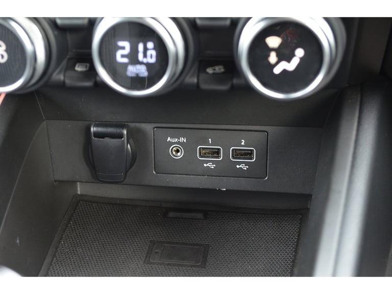 2021 Renault Clio TCe Lutecia Hatchback Petrol Manual