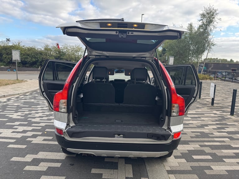 2010 VOLVO XC90 ACTIVE D5  GEARTRONIC AUTO 2.4 DIESEL SILVER 7 SEATER 5DR 