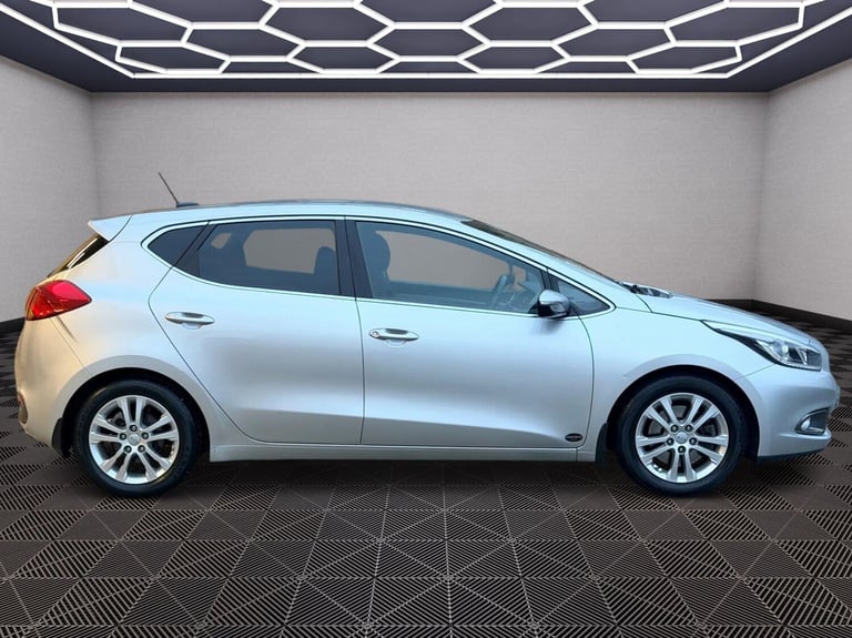2015 Kia Ceed 1.6 GDi 3 DCT Euro 5 5dr HATCHBACK Petrol Automatic