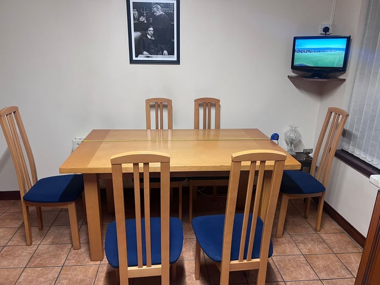 Dining table + 6 chairs