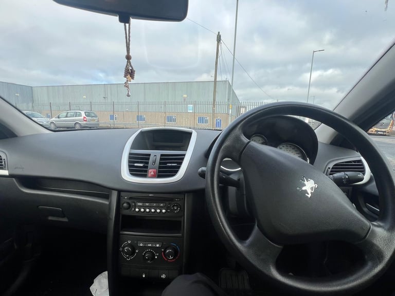 Peugeot, 207, Hatchback, 2009, Manual, 1398 (cc), 5 doors