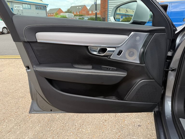 2018 Volvo S90 2.0 T8 Hybrid R DESIGN Pro 4dr AWD Geartronic SALOON Petrol Parallel Phev Automatic