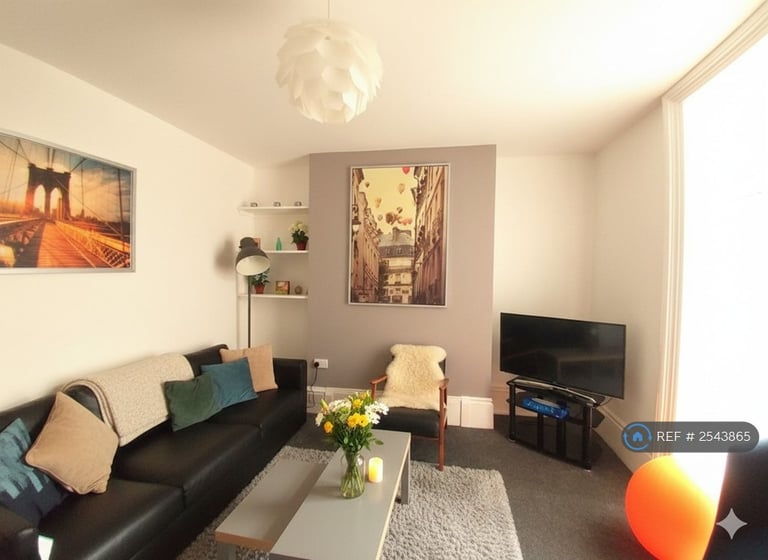 4 bedroom house in Shakespeare Terrace, Sunderland, SR2 (4 bed) (#2543865)